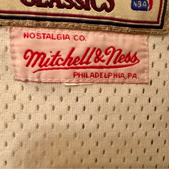 Pete Marovich #7 New Orleans Jazz Mitchell and Ness Jersey size 56 - Picture 3 of 4